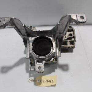 Mercedes Benz W177 A250 A35 Engine Support Mount A2472401600, A2472405700 - Image 3