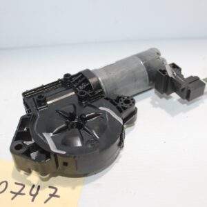 Mercedes Benz W176 A Class Sunroof Glass Motor A1769064600, A1769006902 - Image 4