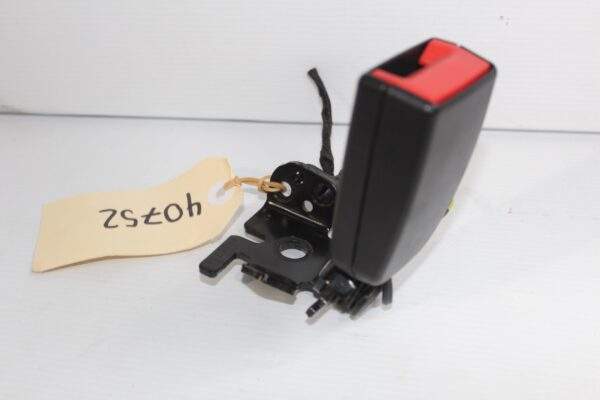 Mercedes Benz W205 C Class Rear Left Seat Belt Buckle Clasp A2058600369