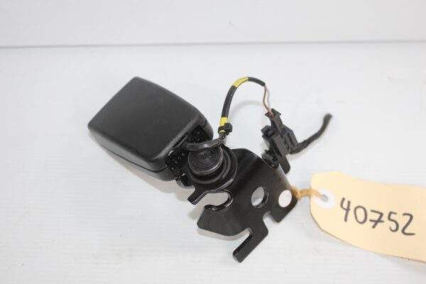 Mercedes Benz W205 C Class Rear Left Seat Belt Buckle Clasp A2058600369