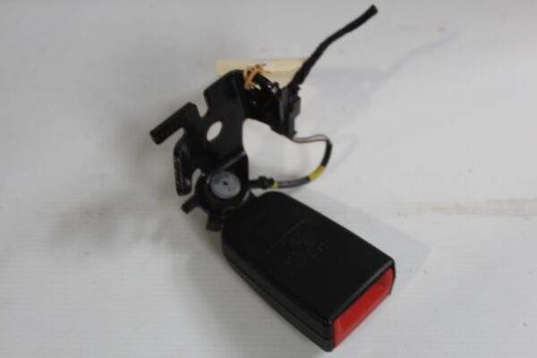 Mercedes Benz W205 C Class Rear Left Seat Belt Buckle Clasp A2058600369