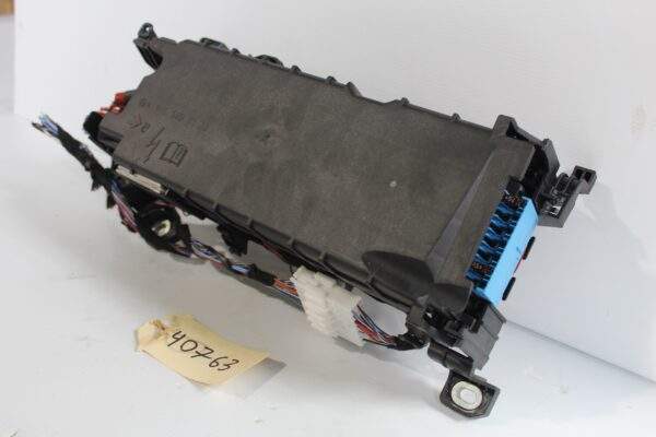 Mercedes Benz W176 W117 A CLA Class Front Fuse Relay Box A2465400140 A2469066600