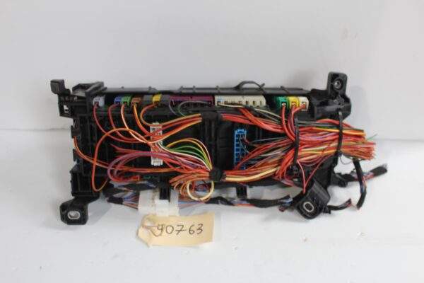 Mercedes Benz W176 W117 A CLA Class Front Fuse Relay Box A2465400140 A2469066600