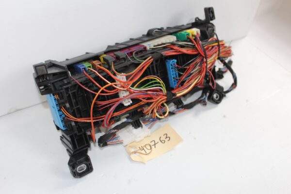 Mercedes Benz W176 W117 A CLA Class Front Fuse Relay Box A2465400140 A2469066600
