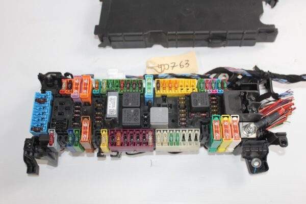 Mercedes Benz W176 W117 A CLA Class Front Fuse Relay Box A2465400140 A2469066600