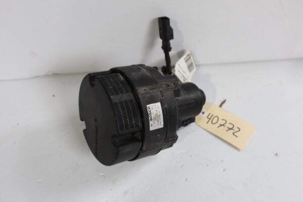 Mercedes Benz W204 C63 W212 E63 Air Pump A0001405985, A0001407185