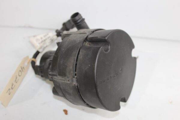 Mercedes Benz W204 C63 W212 E63 Air Pump A0001405985, A0001407185