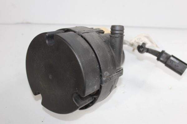 Mercedes Benz W204 C63 W212 E63 Air Pump A0001405985, A0001407185