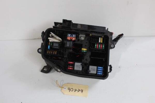 Mercedes Benz W177 A Class Engine Bay Battery Power Fuse Box A1775404307