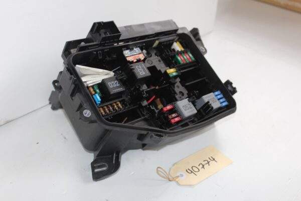 Mercedes Benz W177 A Class Engine Bay Battery Power Fuse Box A1775404307