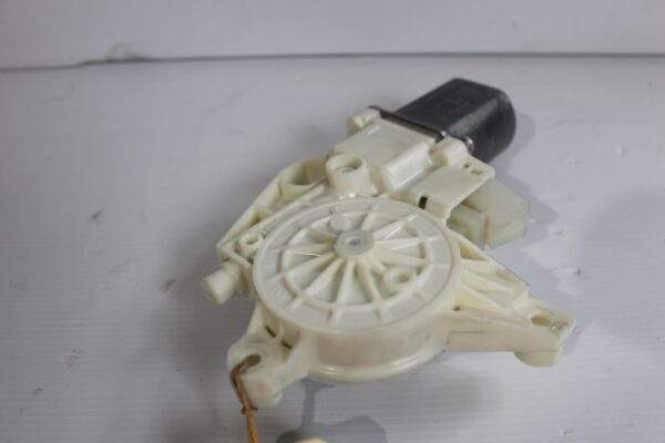 Mercedes Benz W212 E Class Drivers Window Regulator Motor A2129066702