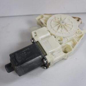 Mercedes Benz W212 E Class Drivers Window Regulator Motor A2129066702 - Image 4