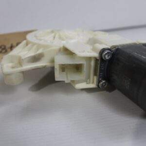 Mercedes Benz W212 E Class Drivers Window Regulator Motor A2129066702 - Image 3