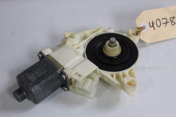 Mercedes Benz W204 W212 C E Class Rear Window Regulator Motor A2048200642