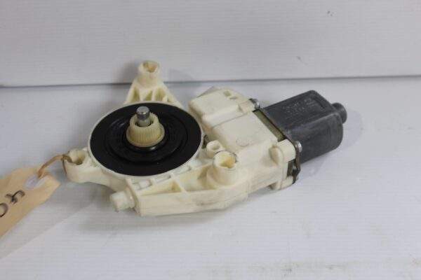 Mercedes Benz W204 W212 C E Class Rear Window Regulator Motor A2048200642