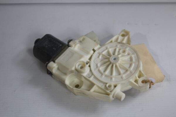 Mercedes Benz W204 W212 C E Class Rear Window Regulator Motor A2048200642