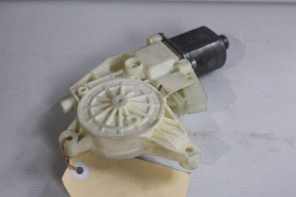 Mercedes Benz W204 W212 C E Class Rear Window Regulator Motor A2048200642