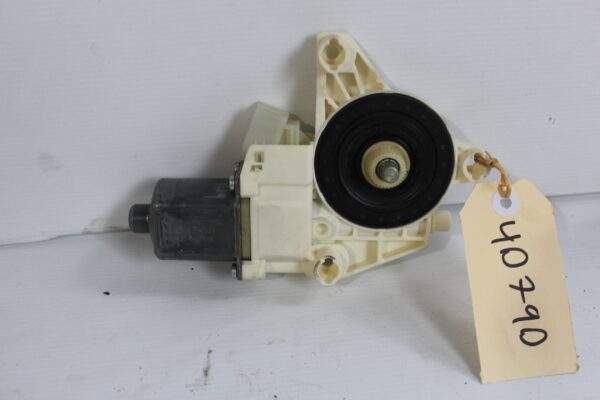 Mercedes Benz W204 W212 C E Class Rear Window Regulator Motor A2048200542