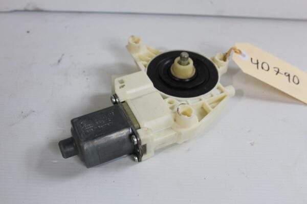 Mercedes Benz W204 W212 C E Class Rear Window Regulator Motor A2048200542