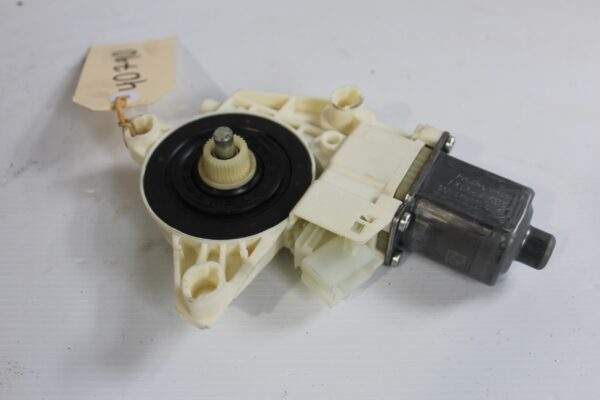 Mercedes Benz W204 W212 C E Class Rear Window Regulator Motor A2048200542