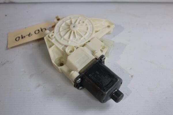 Mercedes Benz W204 W212 C E Class Rear Window Regulator Motor A2048200542