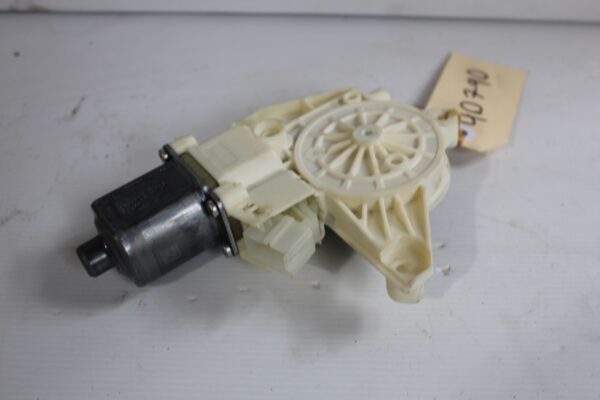 Mercedes Benz W204 W212 C E Class Rear Window Regulator Motor A2048200542