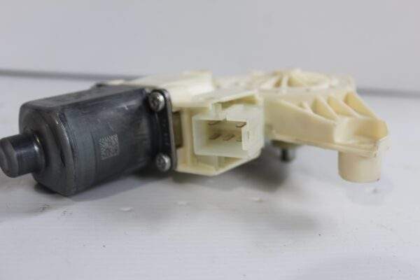 Mercedes Benz W204 W212 C E Class Rear Window Regulator Motor A2048200542