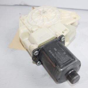 Mercedes Benz W212 E Class Left Window Regulator Motor A2129066802 - Image 4