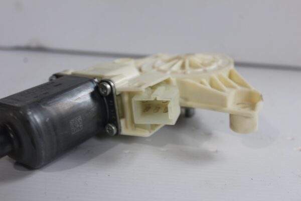 Mercedes Benz W212 E Class Left Window Regulator Motor A2129066802