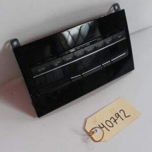 Mercedes Benz W212 E63 AC Climate Control Unit A2129006827 - Image 2