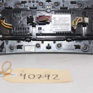 Mercedes Benz W212 E63 AC Climate Control Unit A2129006827 - Image 3