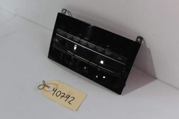 Mercedes Benz W212 E63 AC Climate Control Unit A2129006827