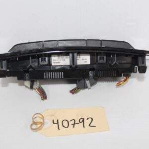 Mercedes Benz W212 E63 AC Climate Control Unit A2129006827 - Image 9