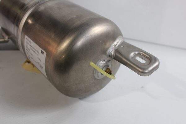 Mercedes Benz W212 E Class Air Suspension Pressure Reservoir Tank A2123200115