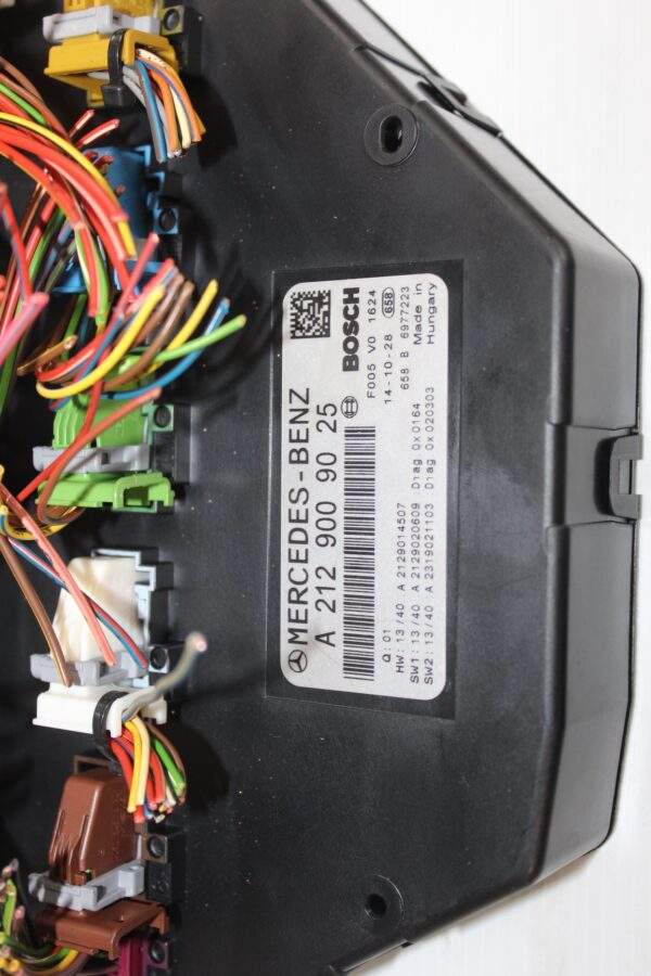 Mercedes Benz W212 E63 Front SAM Signal Acquisition Module Unit A2129004830