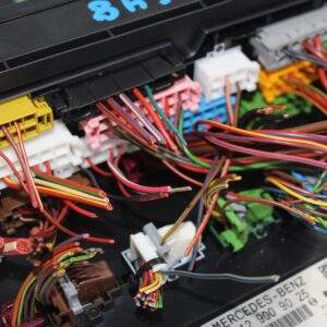 Mercedes Benz W212 E63 Front SAM Signal Acquisition Module Unit A2129004830 - Image 3