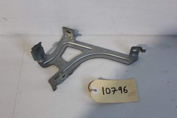 Audi 8V A3 S3 / Volkswagen Mk7 Golf Knee Airbag Bracket 5G0 880 506