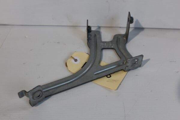 Audi 8V A3 S3 / Volkswagen Mk7 Golf Knee Airbag Bracket 5G0 880 506