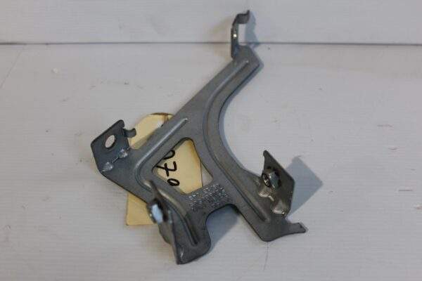 Audi 8V A3 S3 / Volkswagen Mk7 Golf Knee Airbag Bracket 5G0 880 506