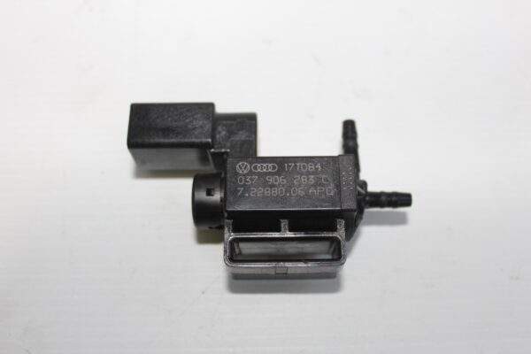 Audi Volkswagen Porsche Vac Vacuum Solenoid Valve 037 906 283 C