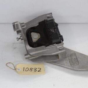 Audi RS3 RSQ3 Right Side Engine Mount Bracket 8V0 199 262 B - Image 10