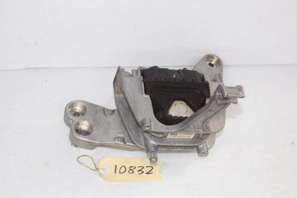 Audi RS3 RSQ3 Right Side Engine Mount Bracket 8V0 199 262 B