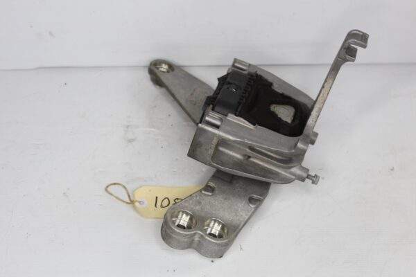 Audi RS3 RSQ3 Right Side Engine Mount Bracket 8V0 199 262 B