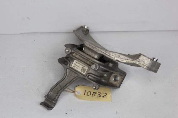 Audi RS3 RSQ3 Right Side Engine Mount Bracket 8V0 199 262 B