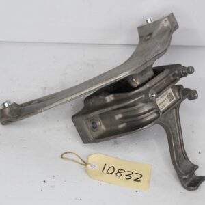 Audi RS3 RSQ3 Right Side Engine Mount Bracket 8V0 199 262 B - Image 4