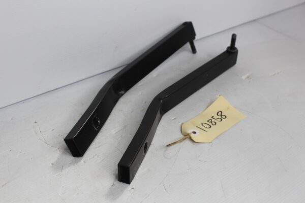 Audi A4 A5 S5 Radiator Core Support Mount 8K0805527A, 8K0805528A