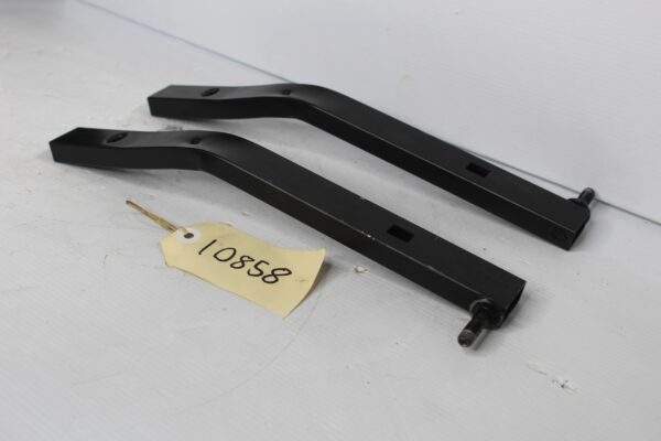 Audi A4 A5 S5 Radiator Core Support Mount 8K0805527A, 8K0805528A