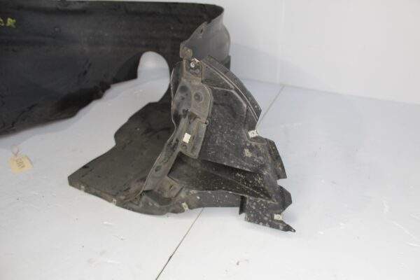 Audi F3 Q3 RSQ3 Front Right Fender Guard Liner Plastic 83A 821 172 D