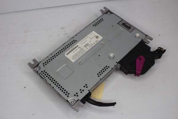 Audi RSQ3 Amplifier For Bose Sound System Speakers 83A 035 465 A