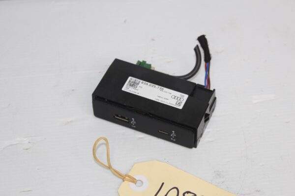 Audi F3 Q3 RSQ3 Dual USB Port Connection 83A 035 736